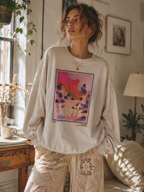 Levi's Graphic  UFO Files Space Desert Landscape Oversized Pullover,  Medium